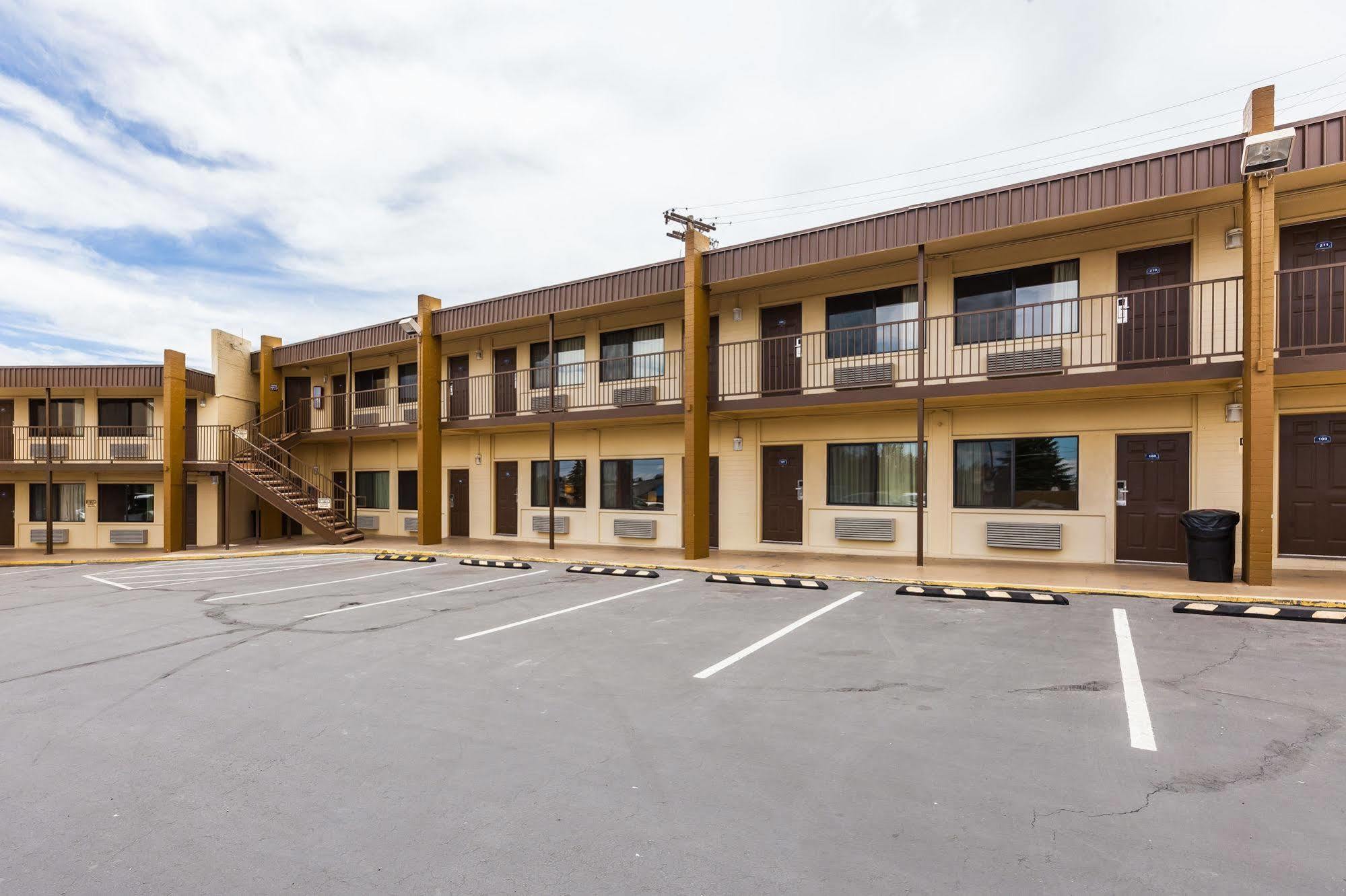Howard Johnson By Wyndham Flagstaff Exterior photo