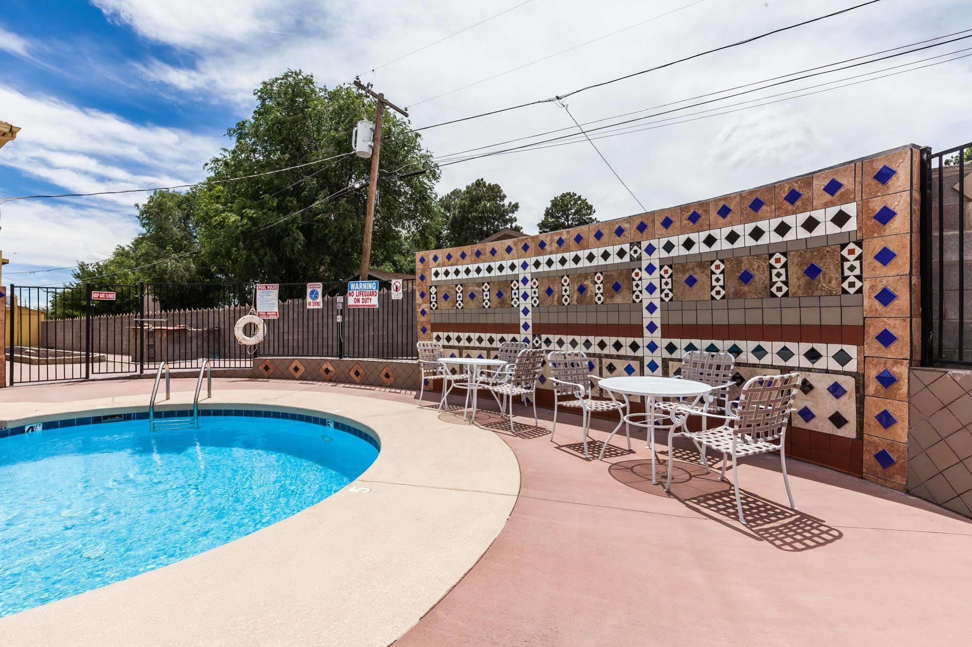 Howard Johnson By Wyndham Flagstaff Exterior photo